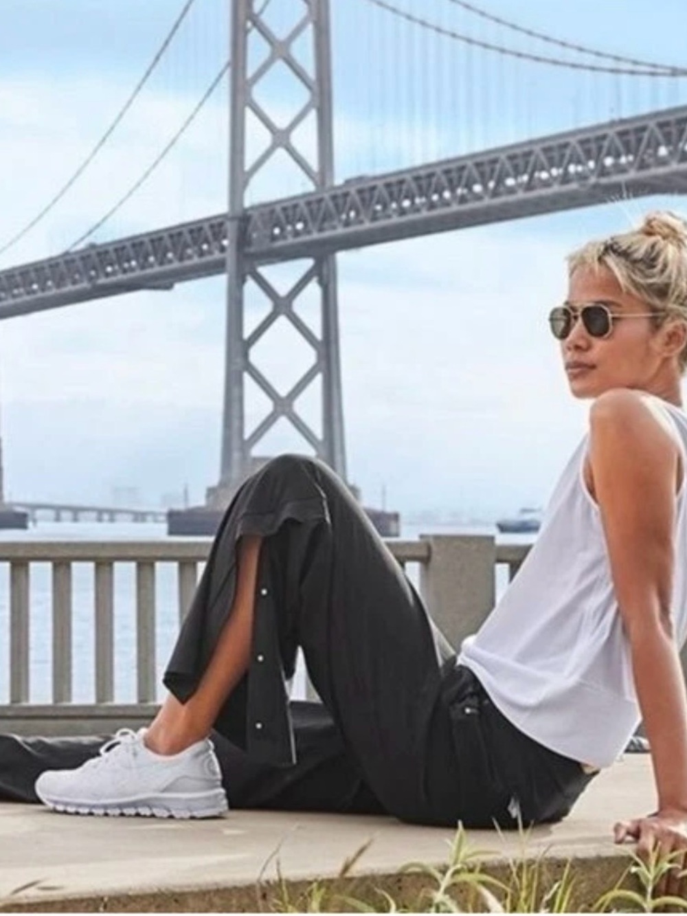 Athleta Black Gramercy Track Travel Lifestyle Pants Medium